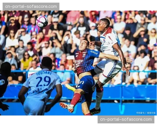 官方数据：克莱蒙vs图卢兹一役，上半场共完成28次传中